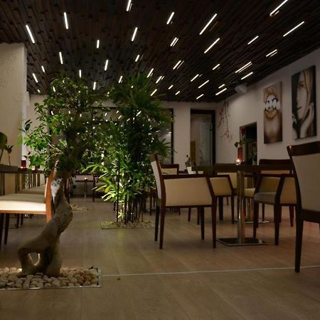 Zenti Plaza Hotel Drobeta Turnu Severin Exterior foto