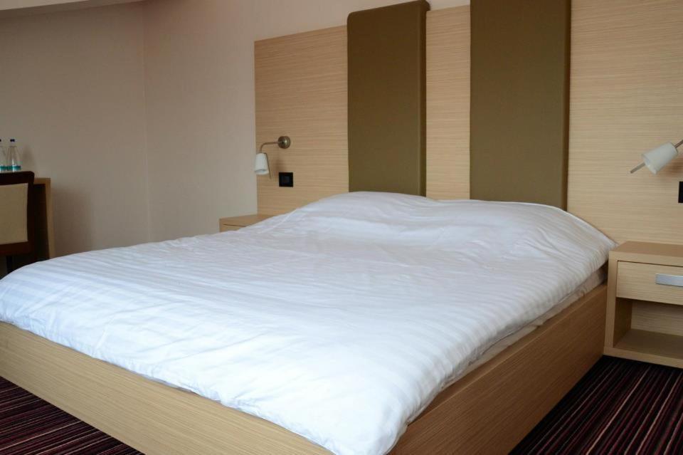 Zenti Plaza Hotel Drobeta Turnu Severin Habitación foto