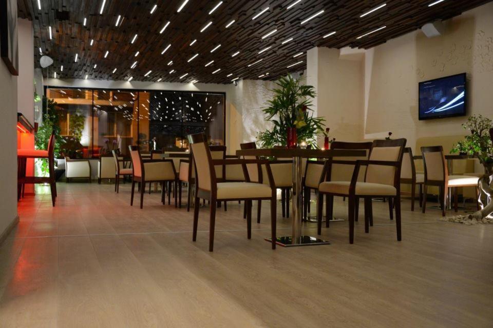 Zenti Plaza Hotel Drobeta Turnu Severin Exterior foto